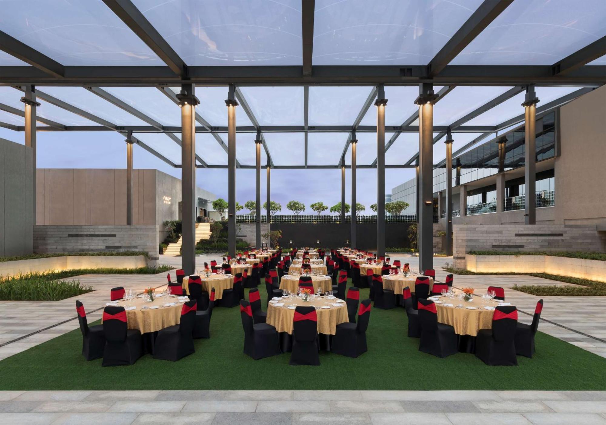 Hilton Garden Inn Bengaluru Embassy Manyata Business Park Extérieur photo